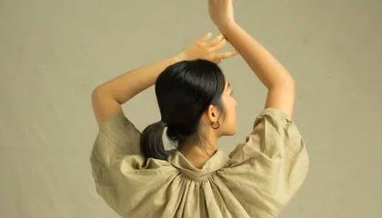 stake官方-阿德耶米门前抢点破门,拜尔横传送助攻!多特1-0领先奥格斯堡