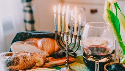 stake官方-官方：拉亚战布莱顿的指尖神扑当选英超12月最佳扑救